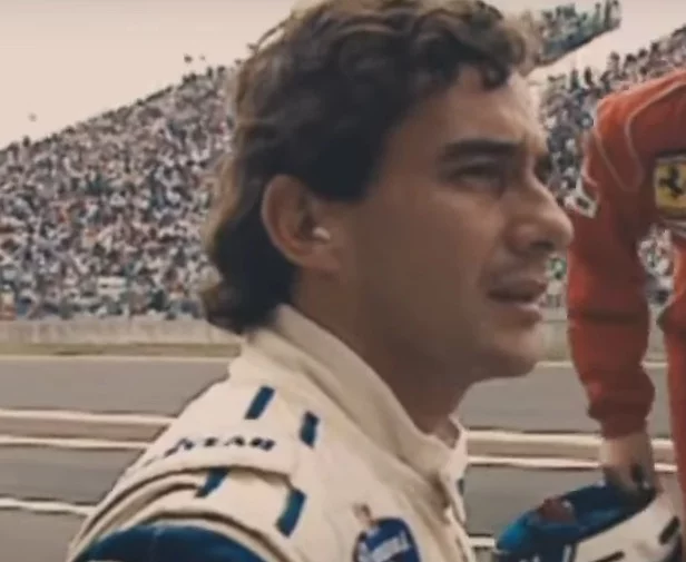 01 de maio de 1994 - Um dos dias mais tristes do esporte brasileiro por causa da morte do piloto de fórmula 1 Ayrton Senna, durante o GP de Ímola, na Itália. Foram nove plantões no dia, todos ancorados por Léo Batista. 