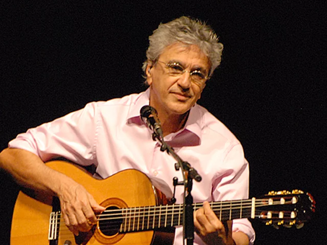 Caetano Veloso - O cantor e compositor baiano se diz ateu, mas conta que aceita bem a opção dos filhos pela religião evangélica. 