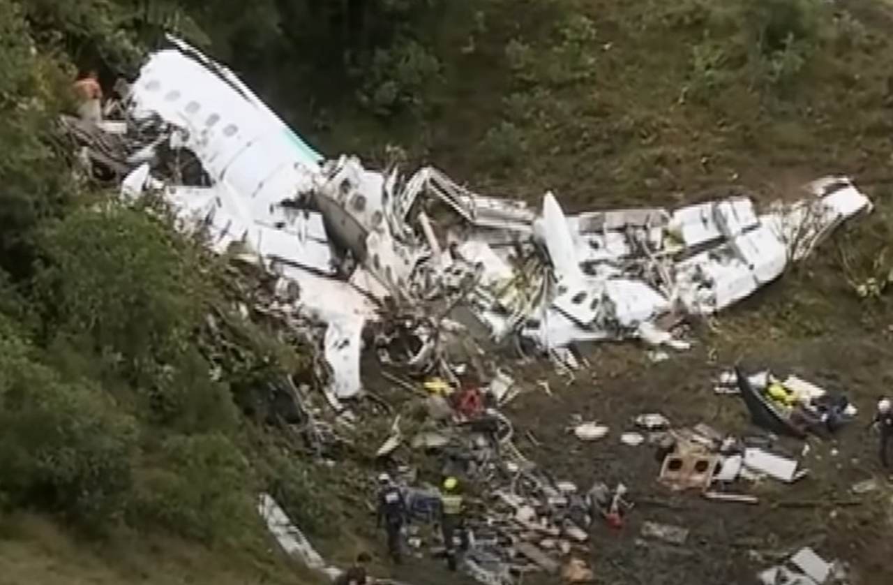 29 de novembro de 2016 - Uma das maiores tragédias do futebol mundial.  O plantão noticiou a queda do avião que transportava a delegação da Chapecoense, que jogaria a final da Copa Sul-Americana na Colômbia. 71 pessoas morreram e seis sobreviveram (3 jogadores, 1 jornalista e 2 tripulantes). 