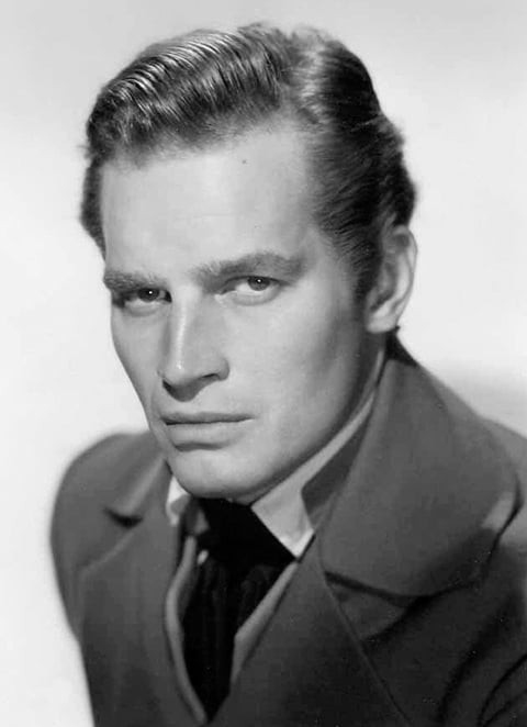 Charlton Heston (1923 - 2008) - EUA - Foi notabilizado no cinema por papéis heroicos em superproduções da Era de Ouro de Hollywood. Atuou em 