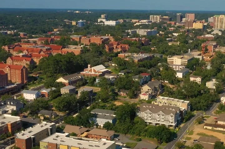 Wilson foi criado em Tallahassee, também na Flórida. De acordo com a Newsweek, ele frequentou uma escola local durante todo o ensino fundamental e, posteriormente, cursou o ensino médio na Lawton Chiles High School. 