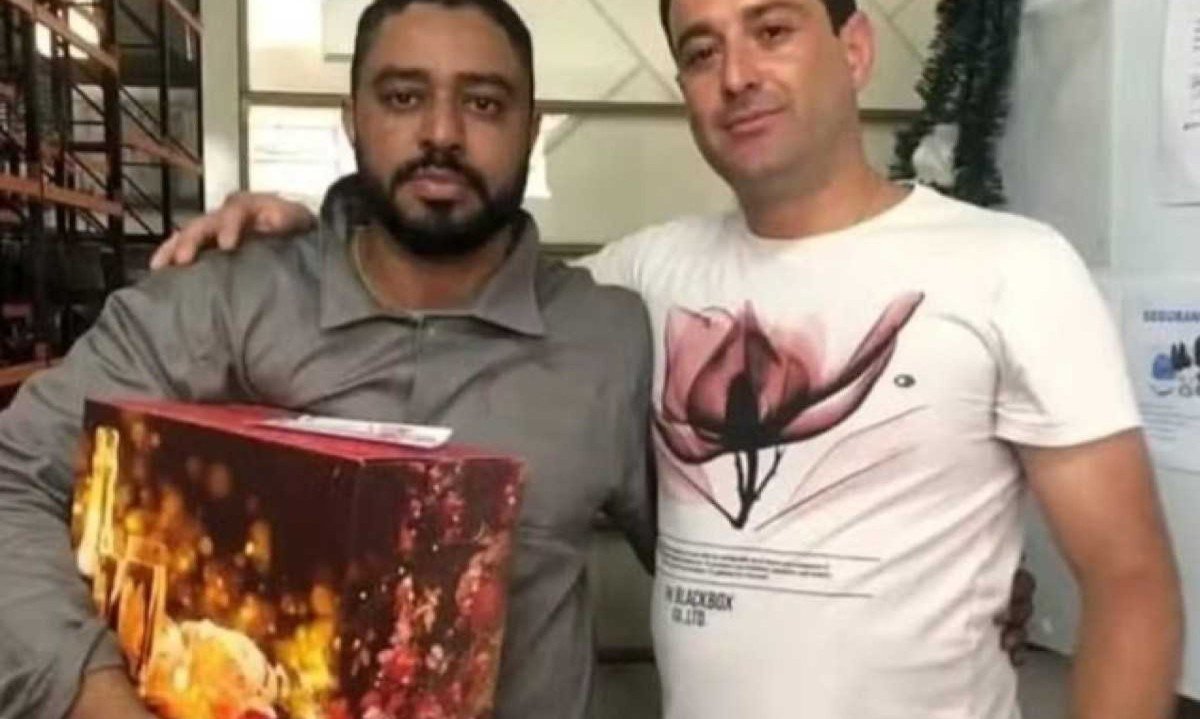 Eliandro teria quebrado uma garrafa de vinho ao ser informado pelo patr&atilde;o de que seria demitido -  (crédito: Reprodu&ccedil;&atilde;o/Redes Sociais)