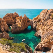 Brasileiros ajudam a sustentar turismo no Sul de Portugal - WIRESTOK/FREEPIK