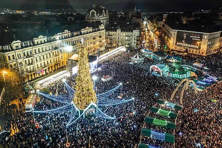 Magia de luz e decoração natalina: Cidades que ficam deslumbrantes na celebração - KressInsel/Wikimedia Commons