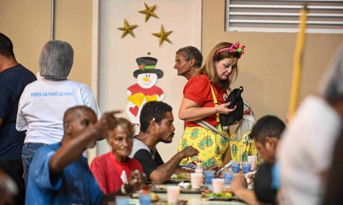 As demais unidades dos Restaurantes Populares ofereceram refeições gratuitas exclusivamente à população em situação de rua -  (crédito: Leandro Couri/EM/D.A Press)