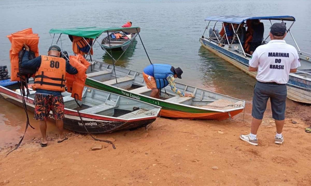 O trabalho havia sido suspenso na sexta-feira por conta do risco de desabamento do que sobrou da estrutura -  (crédito: Divulgação)