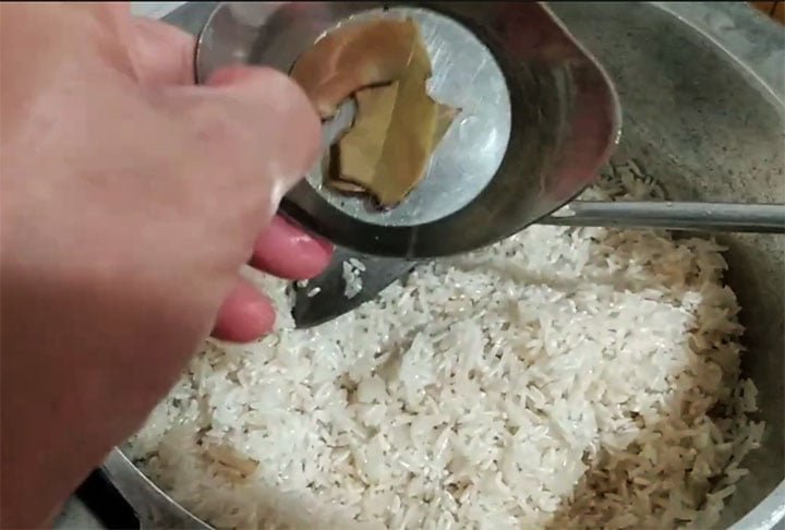 Mas também pode realçar o sabor de outros alimentos, como o arroz, por exemplo. 