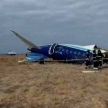 Passageiro grava momento antes da queda de avião no Cazaquistão; veja - AFPTV / @mangystau_press / ESN / AFP