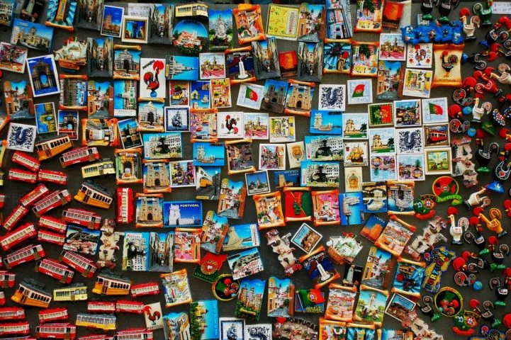 Souvenir curioso: Turistas compram &#8216;ar enlatado&#8217; de famoso lago da Itália - Sunguk Kim Unsplash