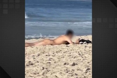 Peru empanado no Natal? Peladão é flagrado na praia de Ipanema -  (crédito: Reprodução/Redes Sociais)