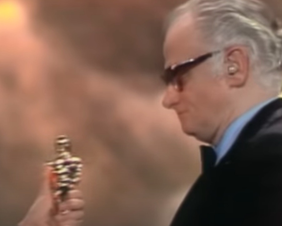 Art Carney se tornou uma das surpresas históricas da premiação ao vencer Al Pacino, de O Poderoso Chefão II, e Jack Nicholson, do filme Chinatown, dois atores icônicos de Hollywood em dois dos maiores filmes da história.