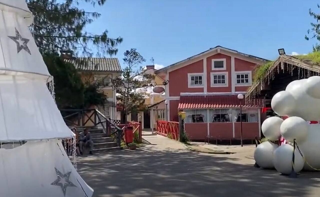 Com tantas opções de atividades, é um lugar que oferece tanto momentos de tranquilidade quanto aventuras ao ar livre. Seja para um fim de semana romântico, uma viagem em família ou uma imersão nas tradições finlandesas, Penedo é um destino único e inesquecível da serra carioca.