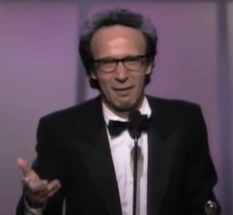 Ator: Roberto Benigni - Ano: 1999 - País: Itália - Filme em que atuou: A Vida é Bela - Categoria: Melhor Ator