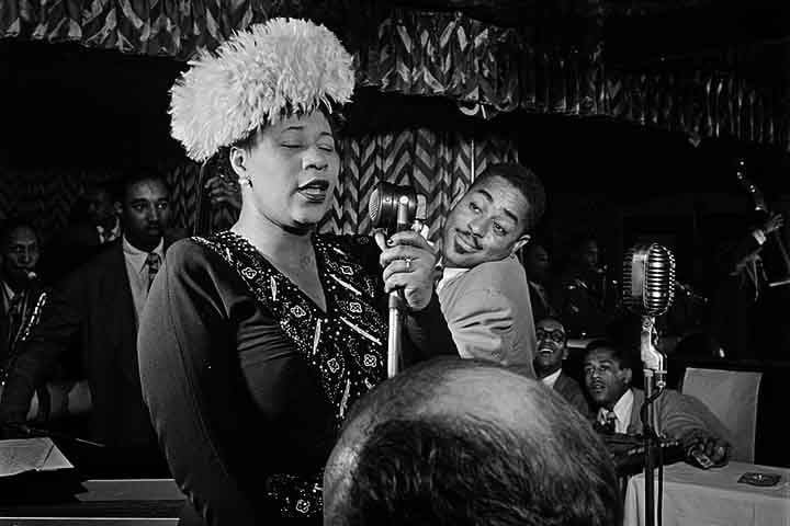 Ella Fitzgerald (1917-1996): Natural de Virgínia, EUA, Fitzgerald era dona de uma voz poderosa, que a alavancou como uma das maiores estrelas da música popular dos Estados Unidos, em especial do jazz.

