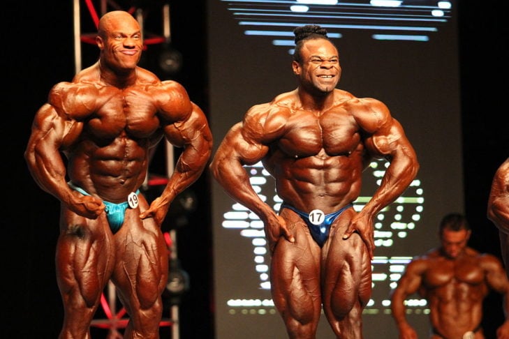 Os critérios de julgamento são semelhantes em ambos os eventos, mas há algumas diferenças sutis. O Mr. Olympia tende a dar mais ênfase ao tamanho e à massa muscular, enquanto o Arnold Classic valoriza mais a simetria, a proporção e a estética geral.