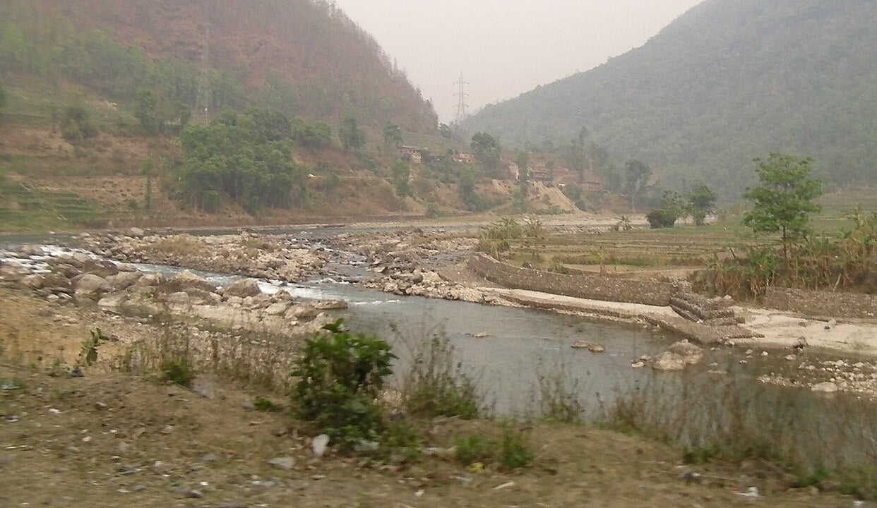 A singularidade do Nepal, desde suas paisagens deslumbrantes até sua complexa estrutura social, o torna um lugar de interesse contínuo e reverência global.