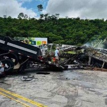 Acidente na BR 116: polícia esclarece divergência entre número de mortos -  CBMMG