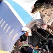 Perfurações em avião que caiu 'se parecem com impacto de estilhaços' - Reprodução/redes sociais