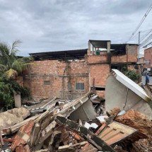Com previsão de chuva forte, PBH diz que não há riscos onde imóvel desabou - Ed&eacute;sio Ferreira/EM/D.A Press
