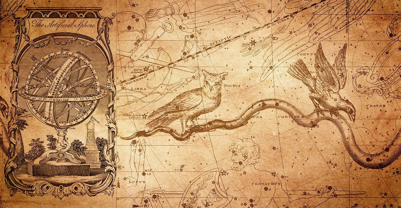 Antigamente, na época das grandes navegações, uma esfera armilar era usada para avaliação do movimento dos astros. Os círculos são articulados e indicam os polos, trópicos, meridianos e equador. Uma diagonal indica o caminho do Sol. 