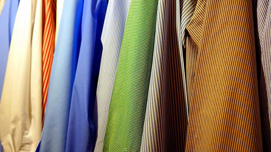 AlÃ©m de alimentos, as cores tambÃ©m inspiram simpatias. Cada uma teria o poder de realÃ§ar certo aspecto da vida. Os objetivos para o novo ano determinam a escolha da cor da roupa. Uma sÃ³ coloraÃ§Ã£o ou tons variados, em combinaÃ§Ãµes estratÃ©gicas.