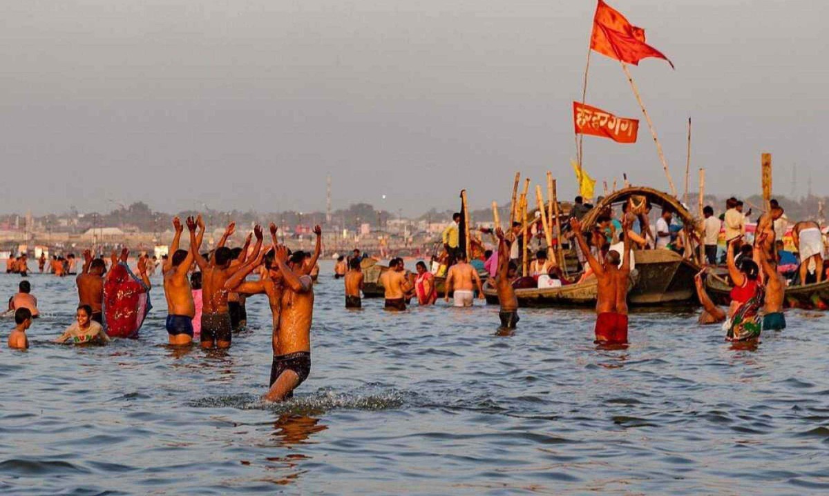 Kumbh Mela, o Festival da Jarra, na Índia, deve reunir 400 milhões de pessoas às margens de três rios, em 2025 -  (crédito: Ninara/wikimedia commons)