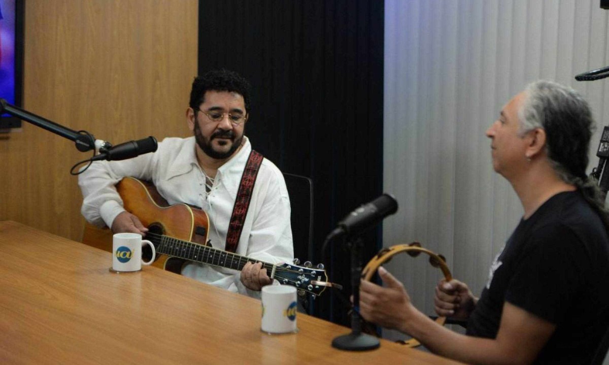 Renilson Resende e Kiko Lopes, da banda cover Legião II, participam do podcast 