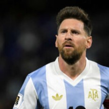 Ex-atacante do Atlético disputa prêmio de Rei da América 2024 com Messi -  AFP