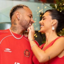 Neymar passa o Natal com &#8216;camisa de time&#8217; feita por grife de luxo; saiba o valor - No Ataque Internacional