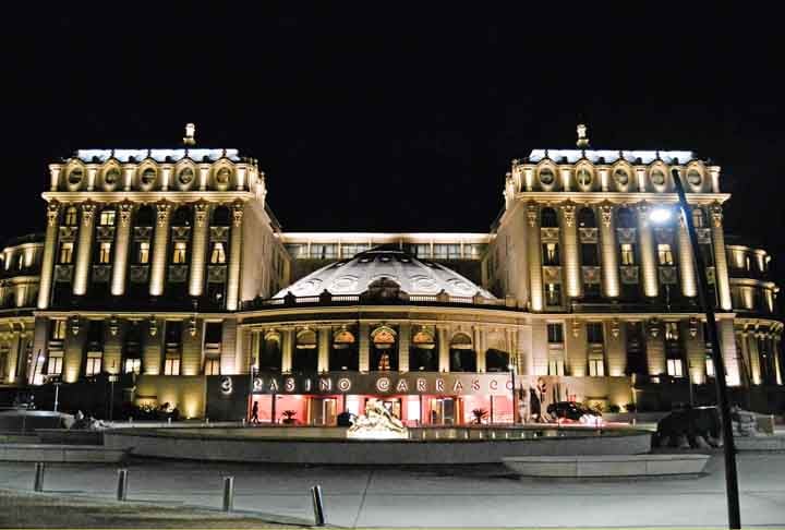 Um dos principais cassinos em Montevidéu é o Carrasco, localizado em um luxuoso hotel do mesmo nome. Inaugurado em 1921, possui um ambiente bastante elegante e sofisticado, com mais de 3 mil metros quadrados e funciona 24 horas.