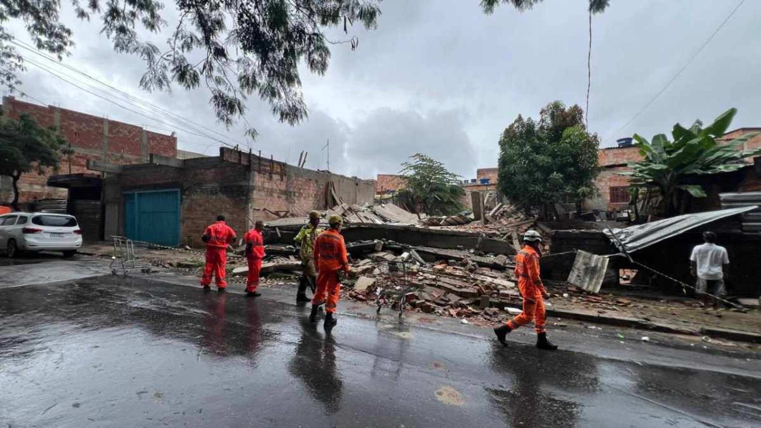 A casa de dois andares estava em construção