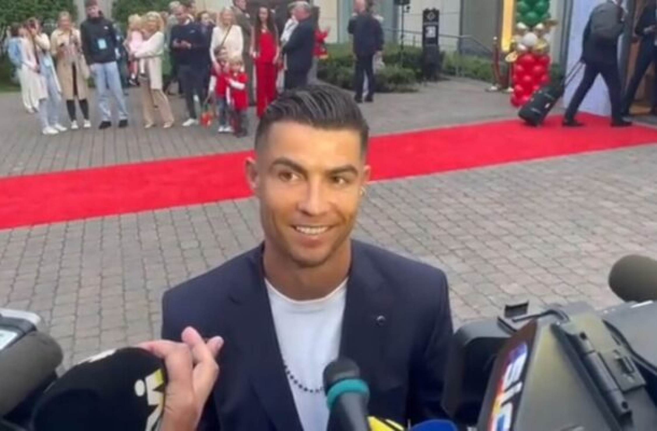 Cristiano Ronaldo sai em defesa de Vini Jr. e dispara contra Bola de Ouro: ‘Injusto’