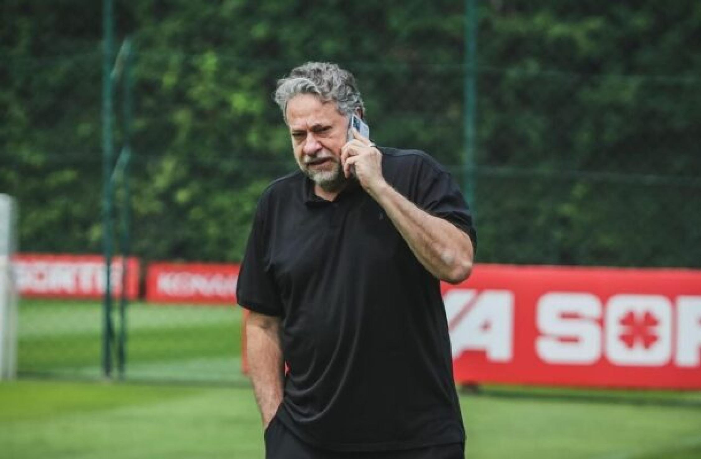 Conselho do São Paulo convoca Casares para explicar tratativa sobre parceria com magnata grego