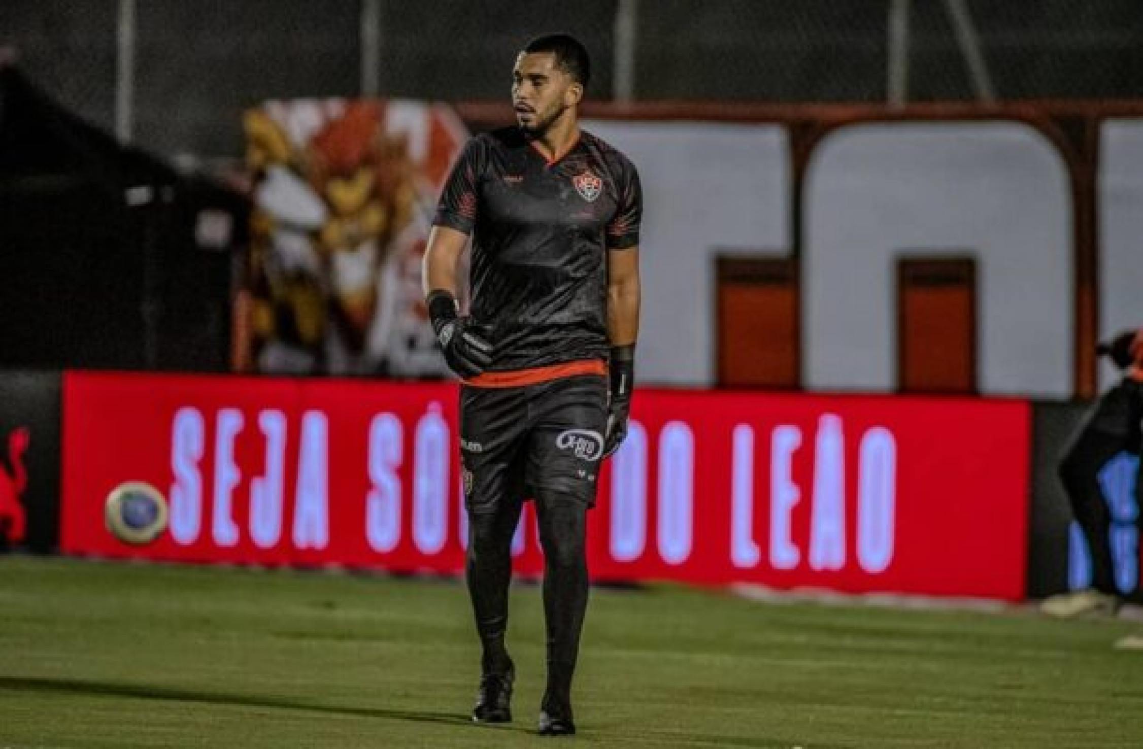 Possível troca por Lucas Arcanjo entre Vitória e Fluminense esfria