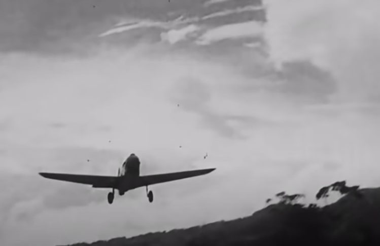  Um hidroavião de resgate Mariner foi enviado para as buscas. Mas também desapareceu. 