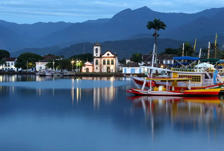 1º lugar - PARATY (Rio de Janeiro) -  No Sul fluminense,  Paraty lidera o ranking unindo história, cultura e natureza. Fundada em 1667, a cidade tem muita riqueza histórica. Fez parte do Caminho do Ouro, que ligava Minas Gerais a Rio de Janeiro e São Paulo. 