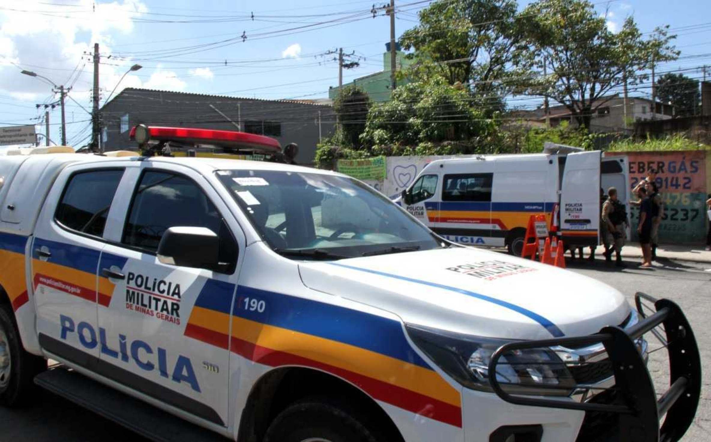 Veículo colide com casa, mata idoso e deixa dois feridos no Norte de Minas