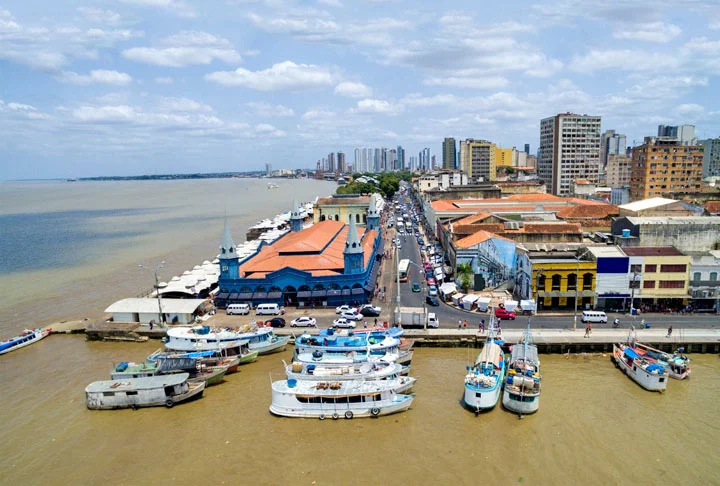 PARÁ - Vem da palavra tupi 'pa'ra', que significa 'mar. Os indígenas chamaram assim braço direito do rio Amazonas que, ao confluir com o Rio Tocantins, se alonga muito parecendo o mar. 