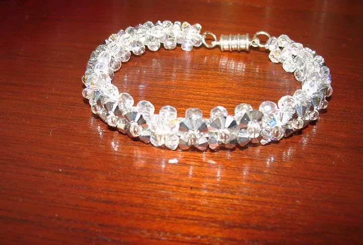 Cristais Swarovski:  São joias ou bijuterias? Conheça peças que atraem pelo brilho - - Flickr barbarapsn