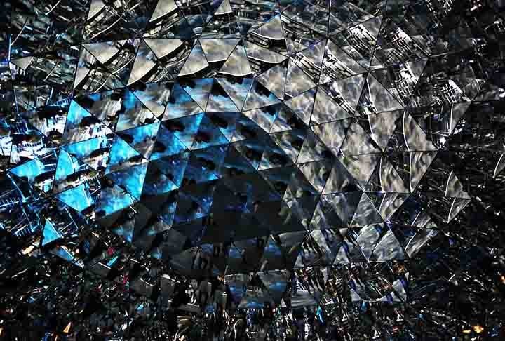 Seja para o uso diário ou decoração especial, os produtos Swarovski são sinônimo de elegância e qualidade excepcionais.