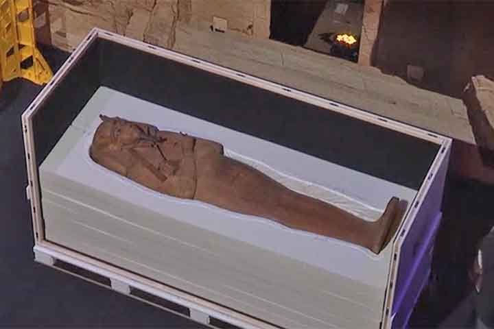 Mas a batalha mais famosa de Ramsés continua sendo a Batalha de Cades, que foi travada contra um inimigo mais substancial - o Império Hitita. 