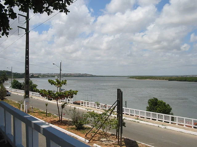 RIO GRANDE DO NORTE- Recebeu esse nome por conta do tamanho do Rio Potengi.