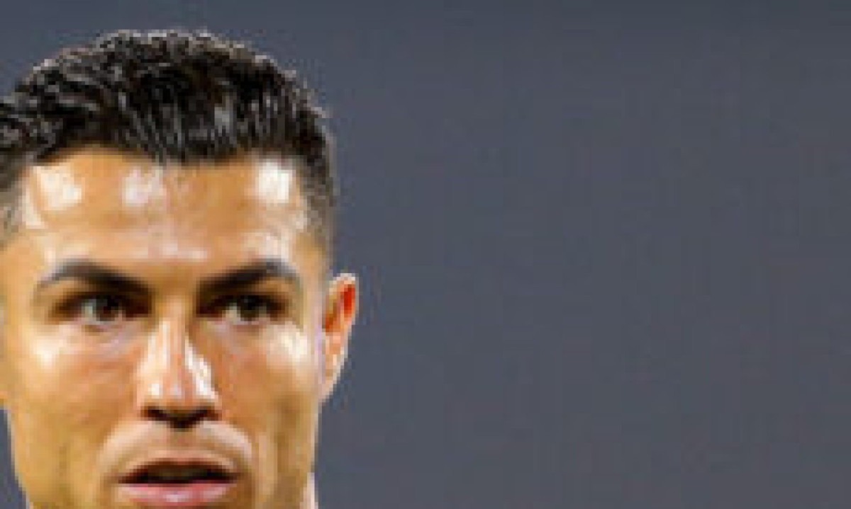 Perfil da Ligue 1 ‘rebate’ Cristiano Ronaldo com provocação e foto de Messi -  (crédito: No Ataque Internacional)