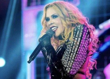 Município de Santa Bárbara do Tugúrio responde a outra ação judicial pela contratação de Joelma em 2022 -  (crédito:  Instagram/Reprodução)