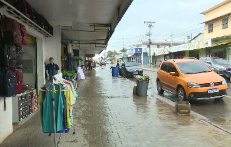 Apesar do fenômeno natural, a prefeitura de Pacaraima afirma que disponibiliza o Auxílio Funeral. Os familiares, assim, possuem direito a urna e translado até Boa Vista, a 215 km da cidade.