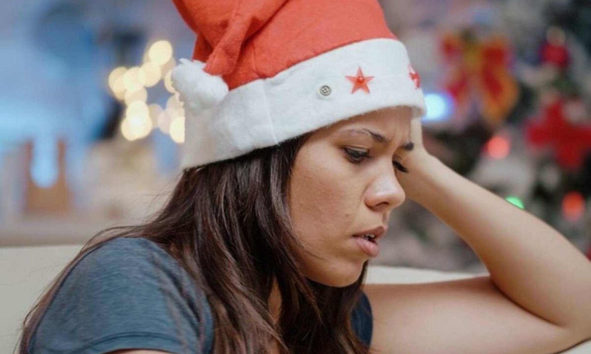 A pressão social e cultural para sempre se apresentar bem sucedido nas festas e encontros de fim do ano, ou o isolamento social, também podem representar uma situação de conflito emocional interior  -  (crédito: Freepik)