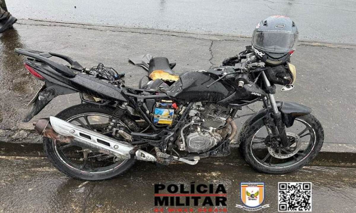 Militares da Aeronáutica ficam feridos em acidente com moto na MG-010 - PMMG