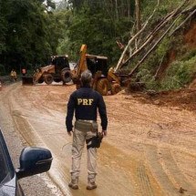 BR-262 tem mais dois pontos interditados nesta segunda-feira (30/12) - PRF