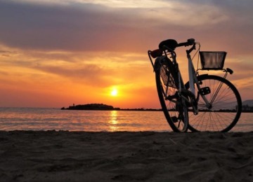 A bicicleta é um veículo que, além de meio de transporte, também é símbolo de liberdade e sustentabilidade, já que não é poluente. É Indicada para a prática de exercícios que auxilia bastante na saúde. -  (crédito: pixabay)