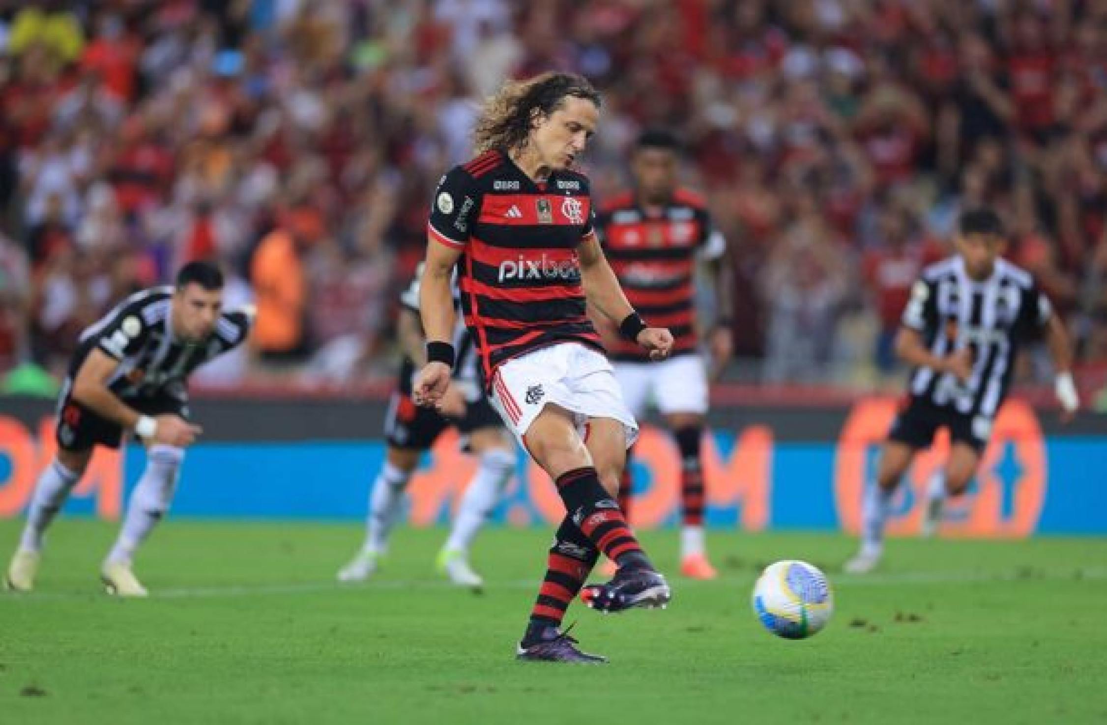 Boto rebate críticas de David Luiz sobre saída do Flamengo